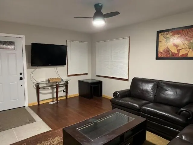 Sunnyside Rental-entire Vacation 3 Bedroom 2 Bathrooms 1 Kitchen
