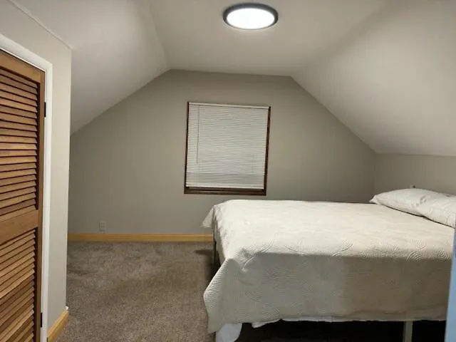 Sunnyside Rental-entire Vacation 3 Bedroom 2 Bathrooms 1 Kitchen