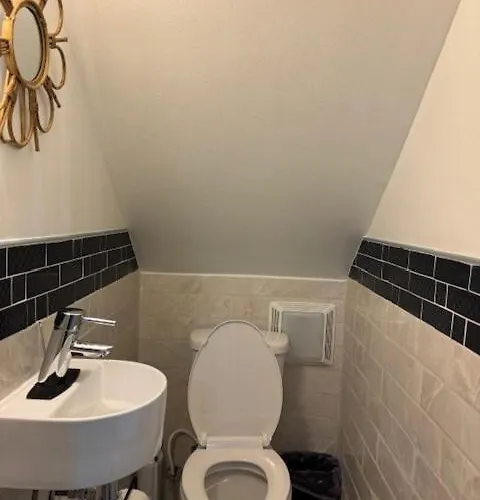 Sunnyside Rental-entire Vacation 3 Bedroom 2 Bathrooms 1 Kitchen